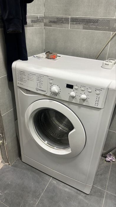 Стиральная машинка INDESIT