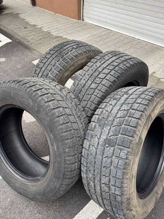 Продавам Гуми 285/60/18