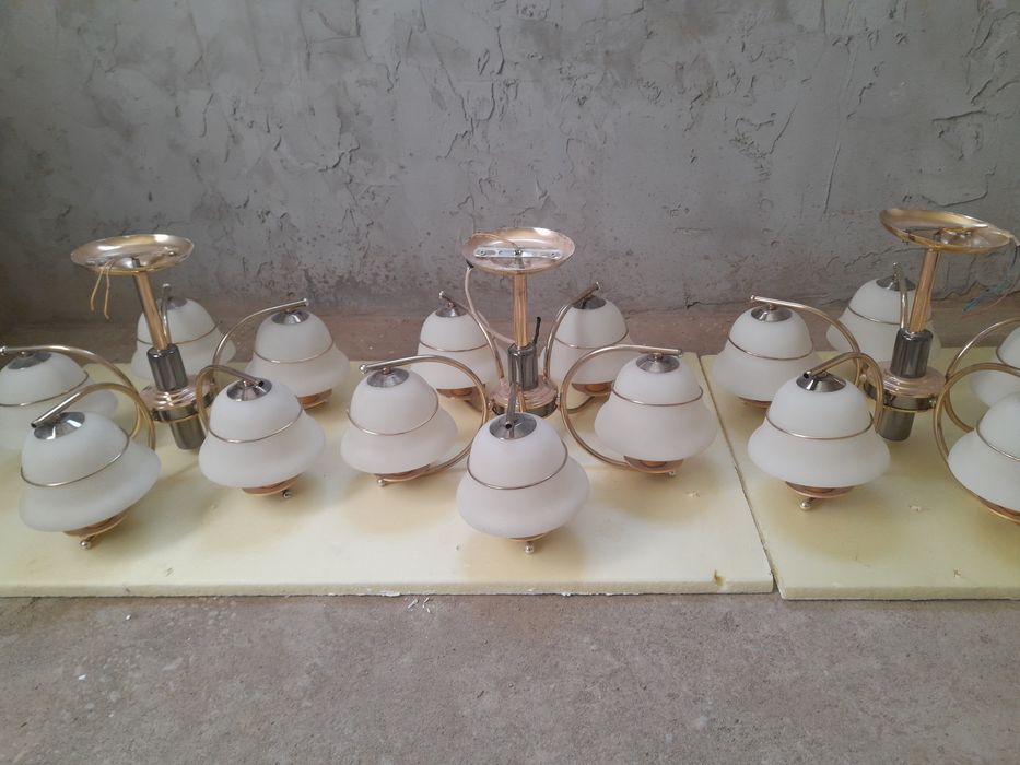 Продам люстра потолочный.