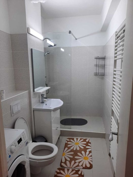 Proprietar inchiriez apartament 2 camere strada Horia km0