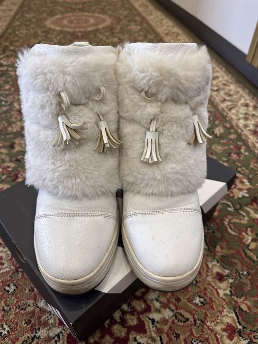 Продам белые сапошки скала каблук