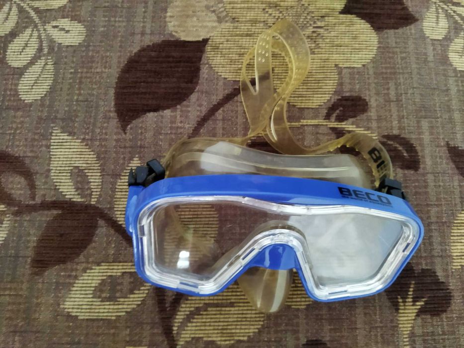 Очила за плуване