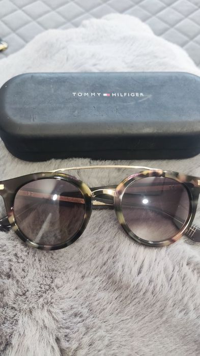 Tommy Hilfiger Качествени слънчеви очила Оригинални