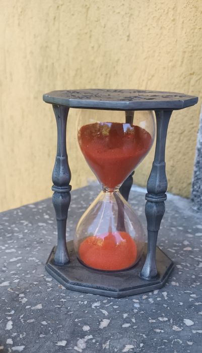 Clepsidra veche în stare foarte bună