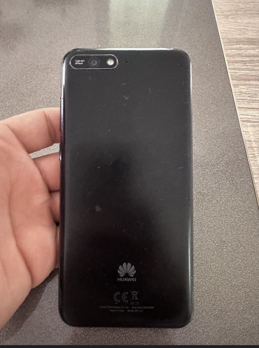 Vând huawei y6