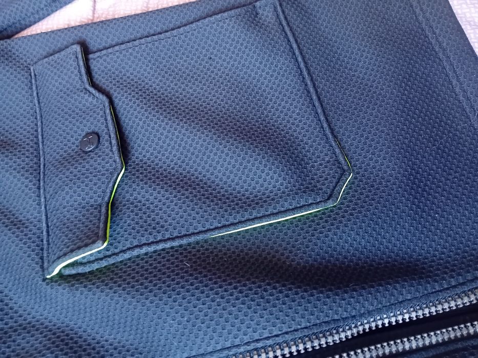 Jachetă sport Under Armour – Mărime L – Stare impecabilă