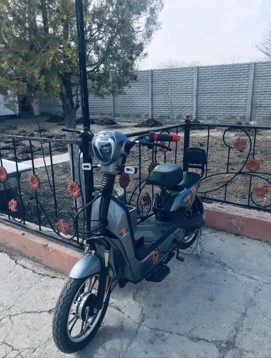 скутер сатылады зор 90к обмен бар айфонга сал сырылган