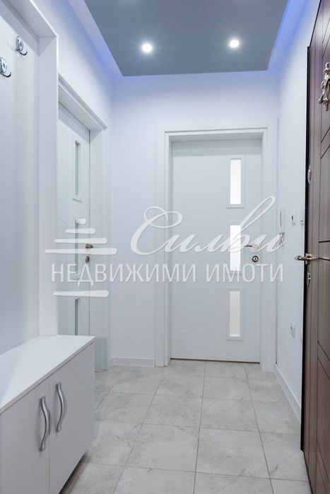 Продава се Двустаен апартамент в Шумен, Добруджански - 62 кв.м за 2081 €/кв.м - Снимка #10