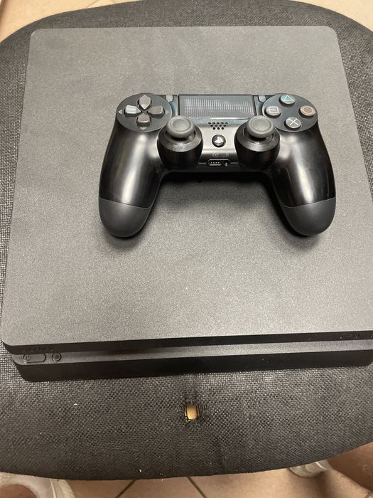 Vand Playstation 4 Slim