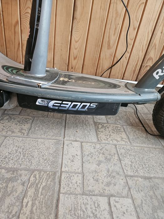 Скутер Razor E300s