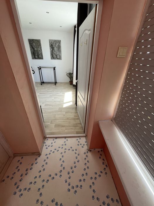 Квартира под наем къща под наем 2 етажа 3 спални 3 бани двор навес