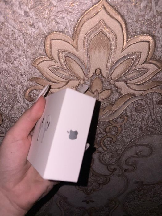 Vând căști AirPods Gen 4 noi nouțe