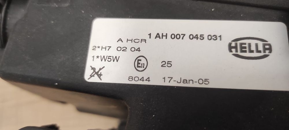 Faruri BMW e36 NOI Hella cu sticle zkw