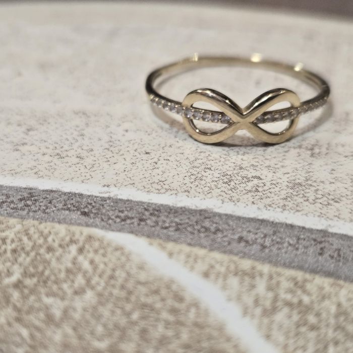 Дамски златен пръстен 14к нов