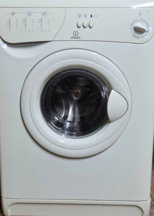 Продаётся стиральная машина Indesit