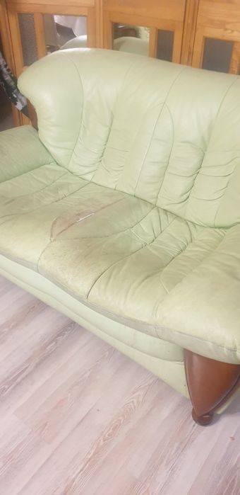 Коженные Диваны плюс кресла