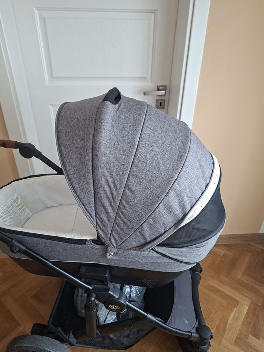 Бебешка количка  3 в 1 Kinderkraft в сиво 0+