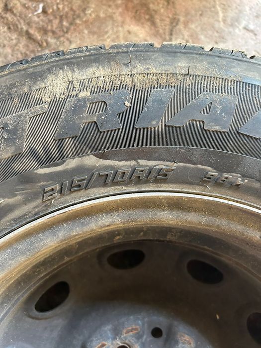 Продам комплект шины с дисками