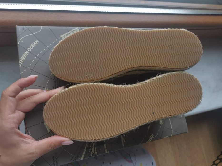 tenisi de la Napapijri, mas. 36,cu talpa inalta