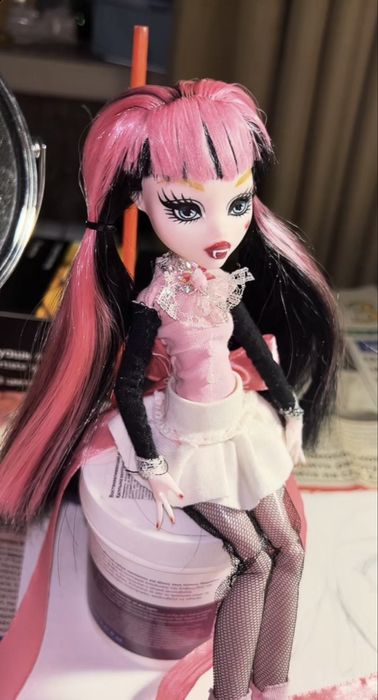 продам монстр хай дракулауру оак