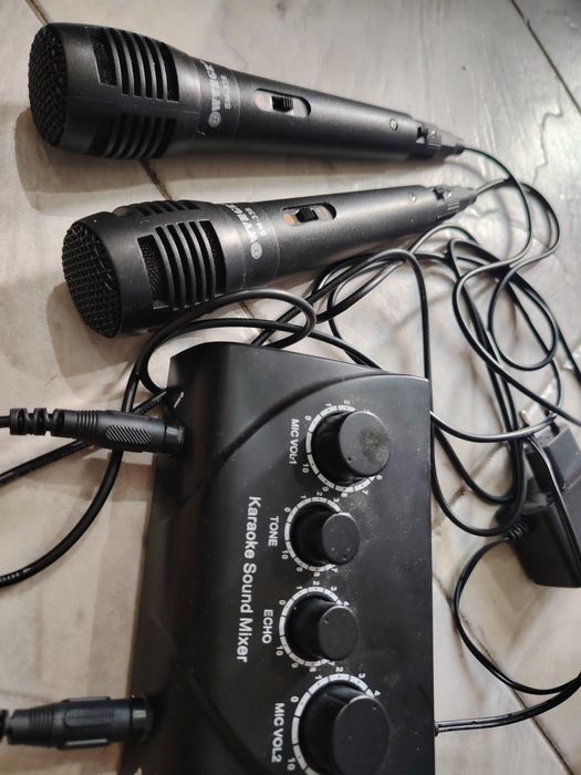 Миксер с два микрофона