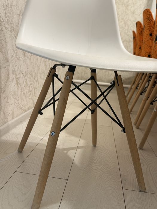 Стулья  для кухни б/у белый