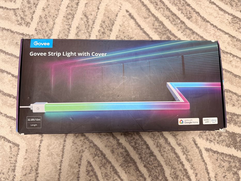 Bandă LED Inteligentă Govee Strip Light cu Difuzor (Cover) – 10m (32.8ft), Wi-Fi, Alexa/Google – Nouă