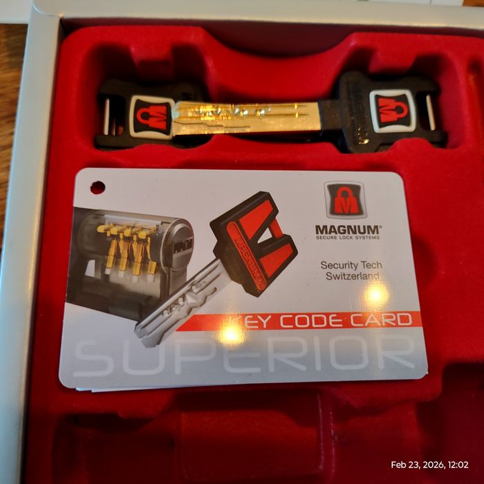 Патрон за брава. Швейцарски патрон за брава. Switzerland.