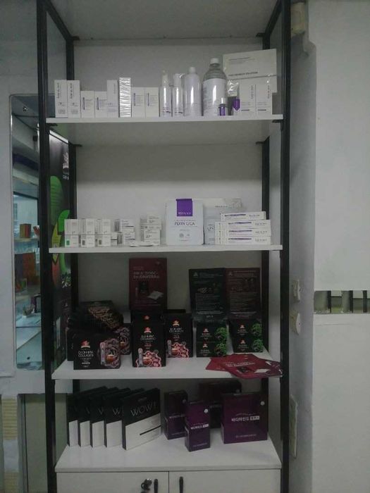 Продаем стеллажи