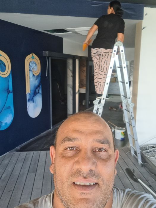 Лепене на тапети боядисване на тавани и стени