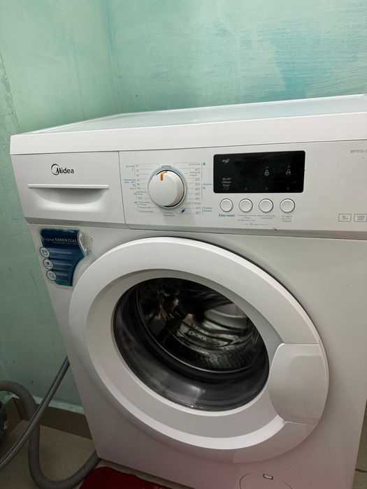 Продам в связи с переездом, диван, холодильник,стиральшую машинку, сто