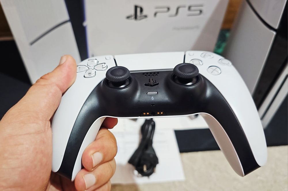 Ps5 slim 1tb с дискаводом 2 джостик оригинал!