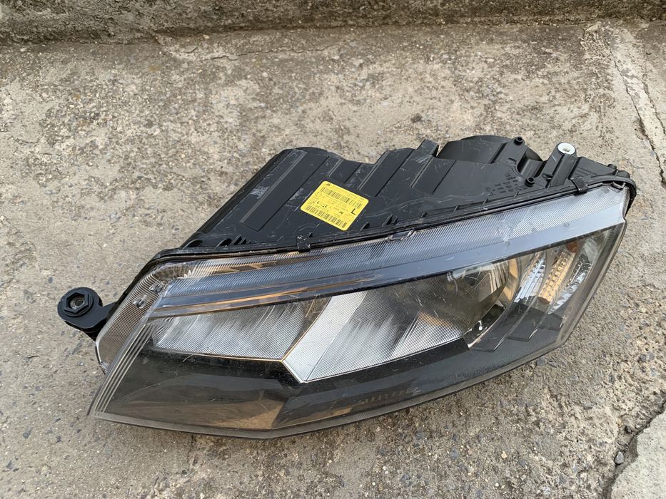 Фар за Skoda Octavia 3/Шкода Октавиа