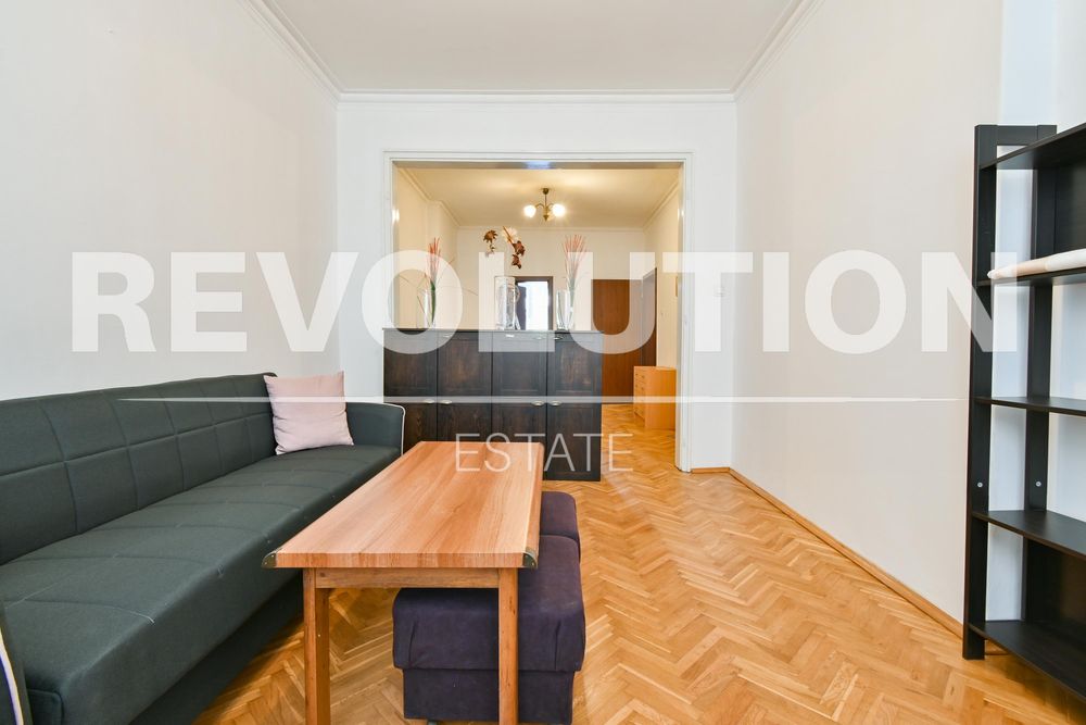 Дава се под наем Двустаен апартамент в София, Център - 78 кв.м за 700 € - Снимка #1