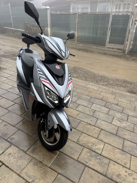 Scuter electric Rotakt Magellan 25 km/h - fără permis