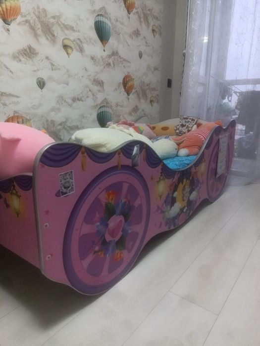 Продам кровать для девочки