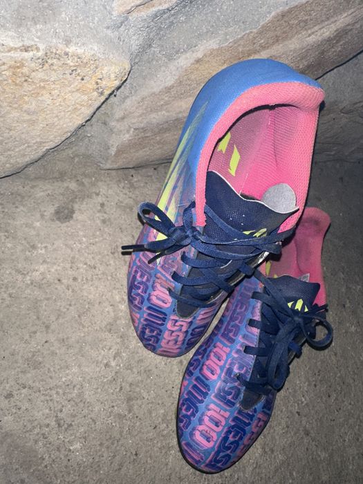 Бутонки на Adidas - модел Messi