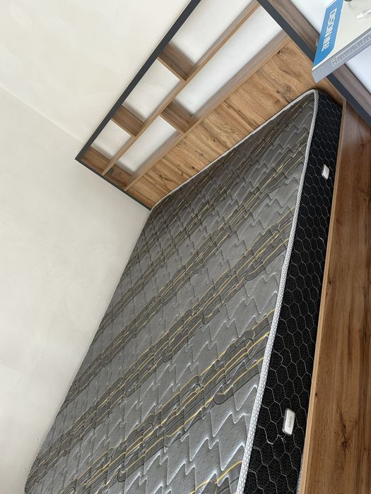 Продам двухспальную кровать