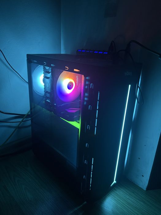 Vand Pc Gaiming Nou In Stare Buna!