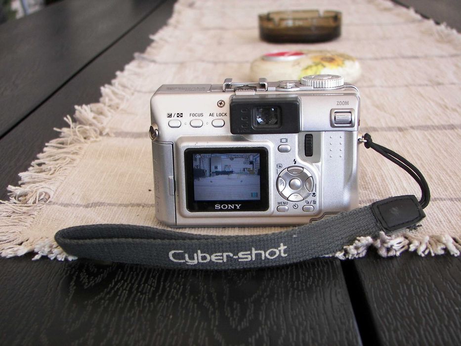 Sony DSC-V1 aparat foto digital