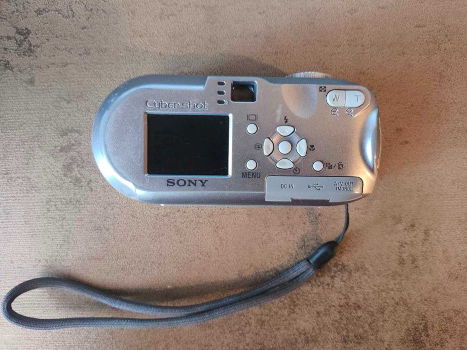 Цифровой компактный фотоаппарат Sony Cyber-shot