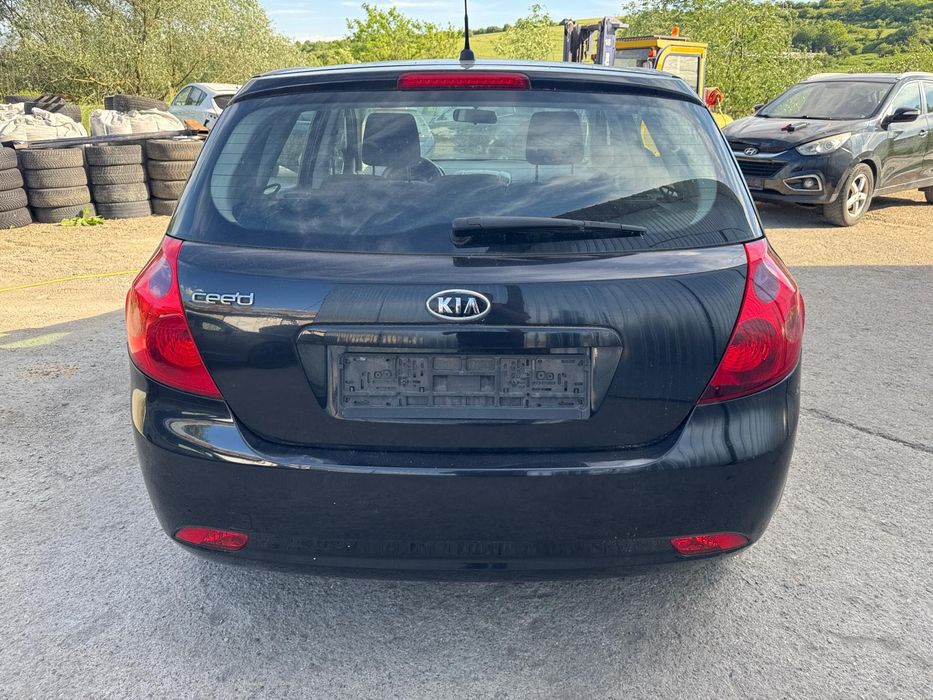 Dezmembrez Kia Ceed ED Hatchback 1.4CVVT 2006 2007 2008 2009 2010 2011 2012