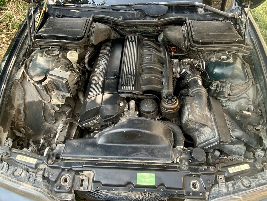 Продам BMW E39 1997 года.