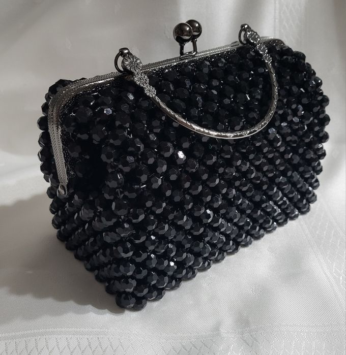 Сумка из бусин на фермуаре