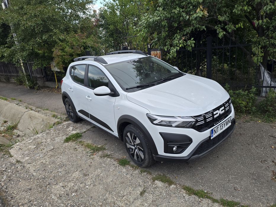Dacia Sandero Stepway TCE90 2025, 4500 km, 2 ani garantie, aproape noua
