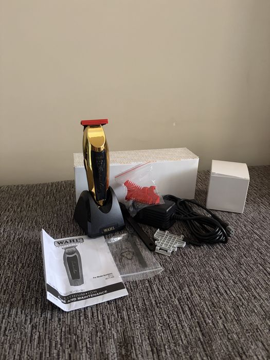 WAHL DETAILER+СТАНЦИЯ sc чисто нов тример без забележка пълен комплект
