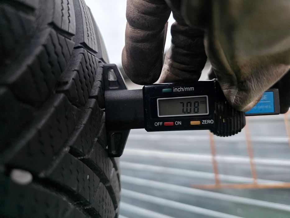 2бр Зимни гуми 225 50 17 - Semperit - DOT 2022