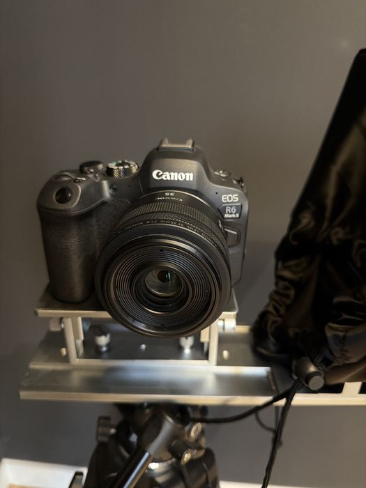 Canon EOS R6 + RF 35mm + teleprompter FEELWORLD + setup complet