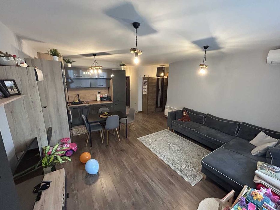 Дава се под наем Тристаен апартамент в София, Света Троица - 90 кв.м за 350 € - Снимка #1