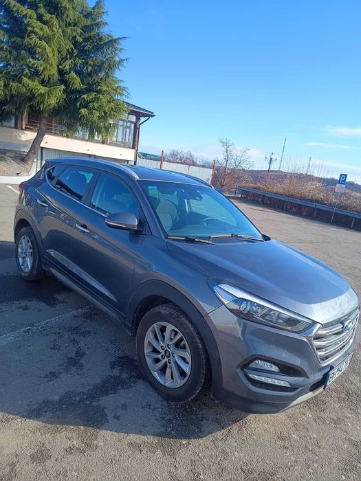 Vind Hyundai Tucson ,Diesel ,Cutie de viteza automata ,Gri, 141 CP,